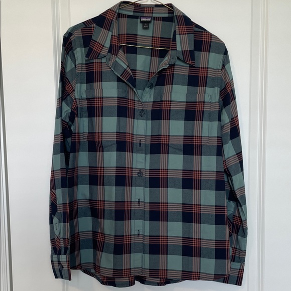 Patagonia Tops - Patagonia Plaid Button-Down Shirt